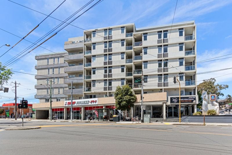 101/2 Plenty Road, Preston