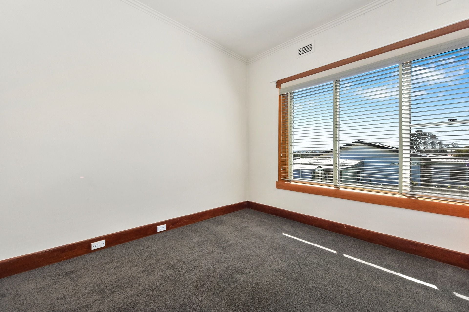 7 Kertch Road ST LEONARDS, Leonards - Thumbnail 5