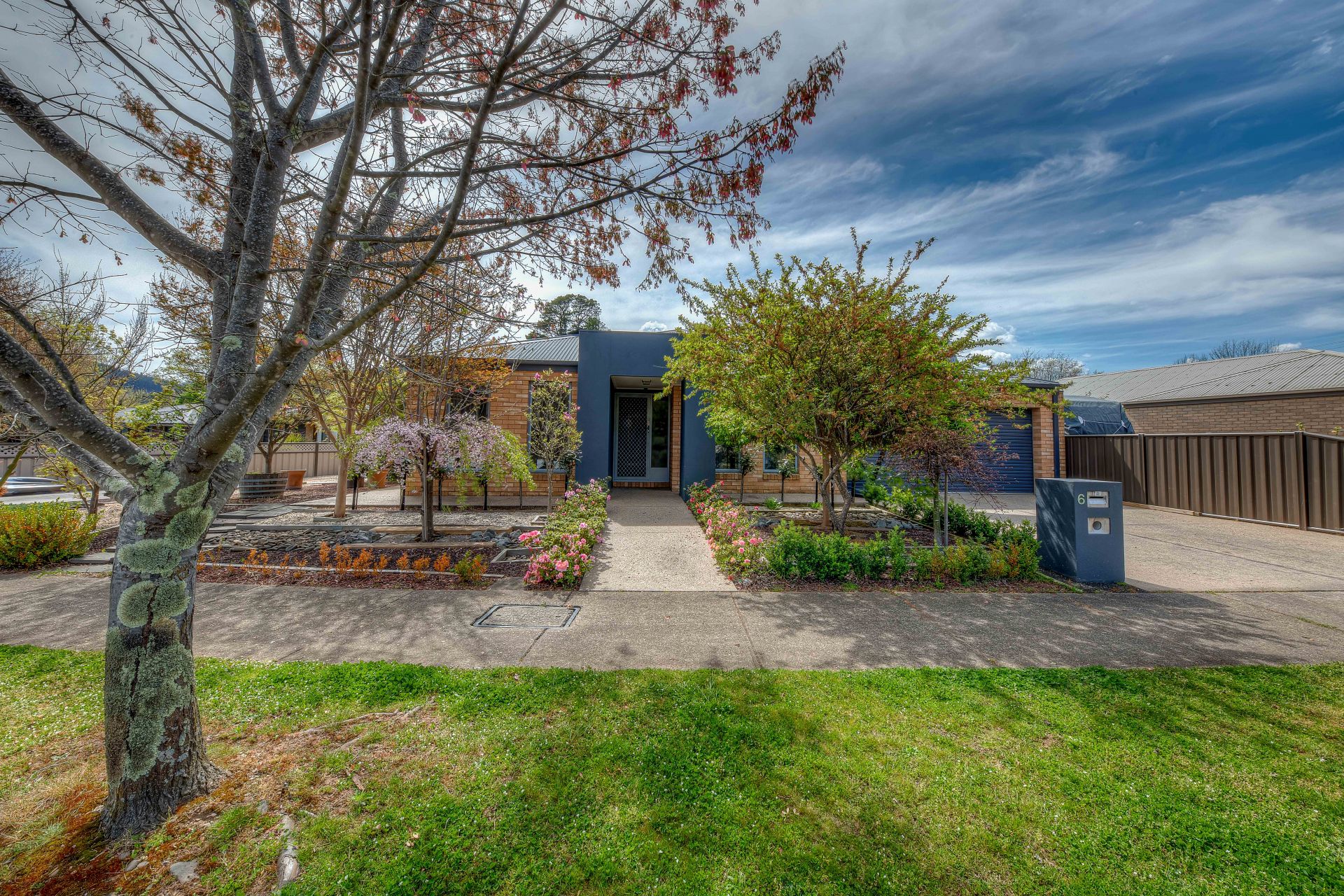 6 Court, Bright Dickens Real Estate