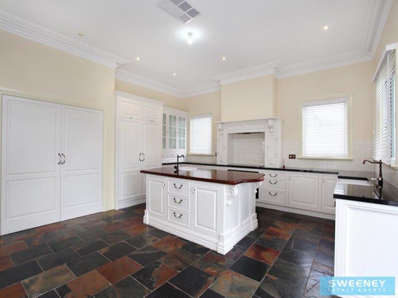 12 Kunuka Circuit, Caroline Springs - Thumbnail 3