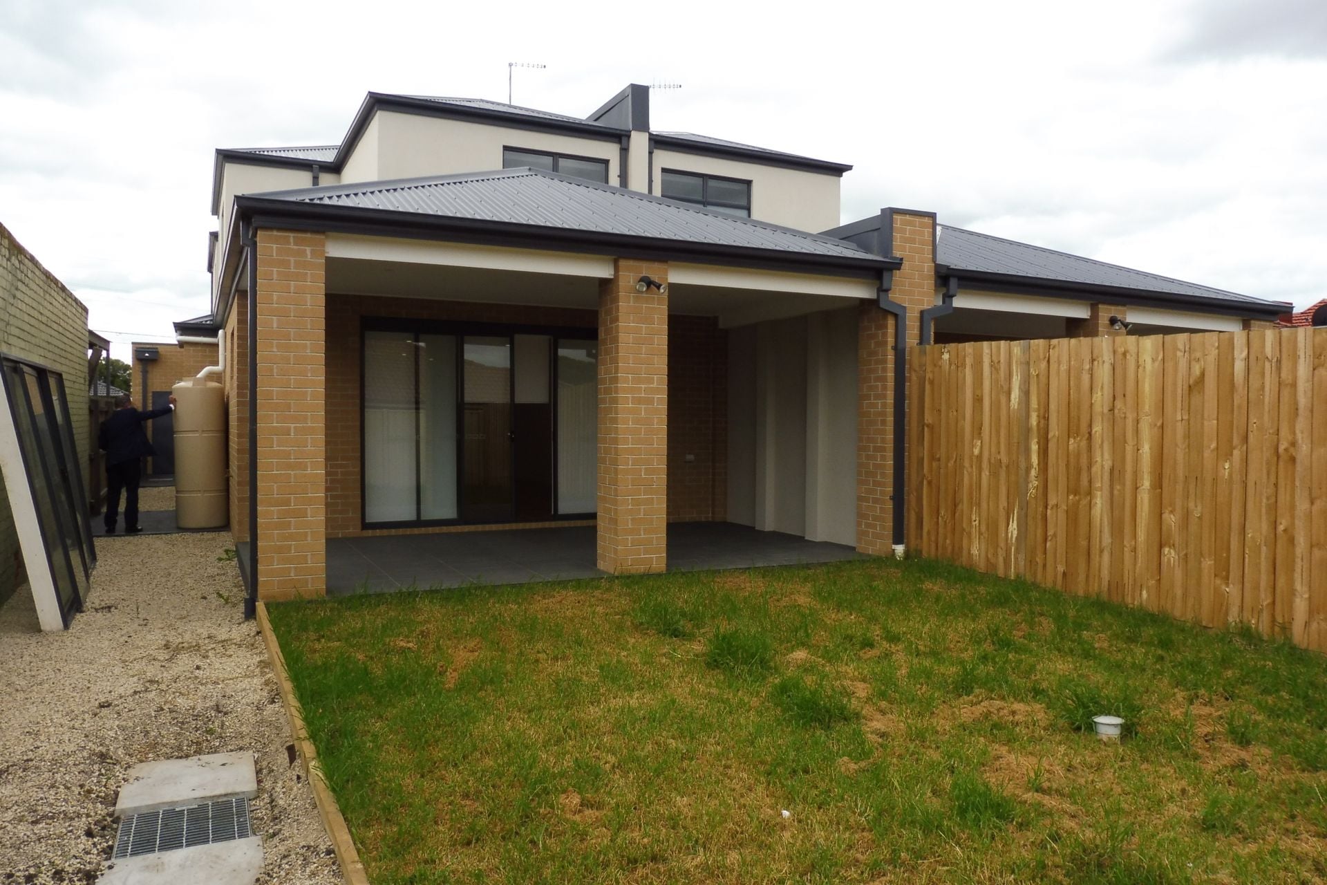 ARCHITECT DESIGNED DOUBLE STOREY TOWNHOUSE