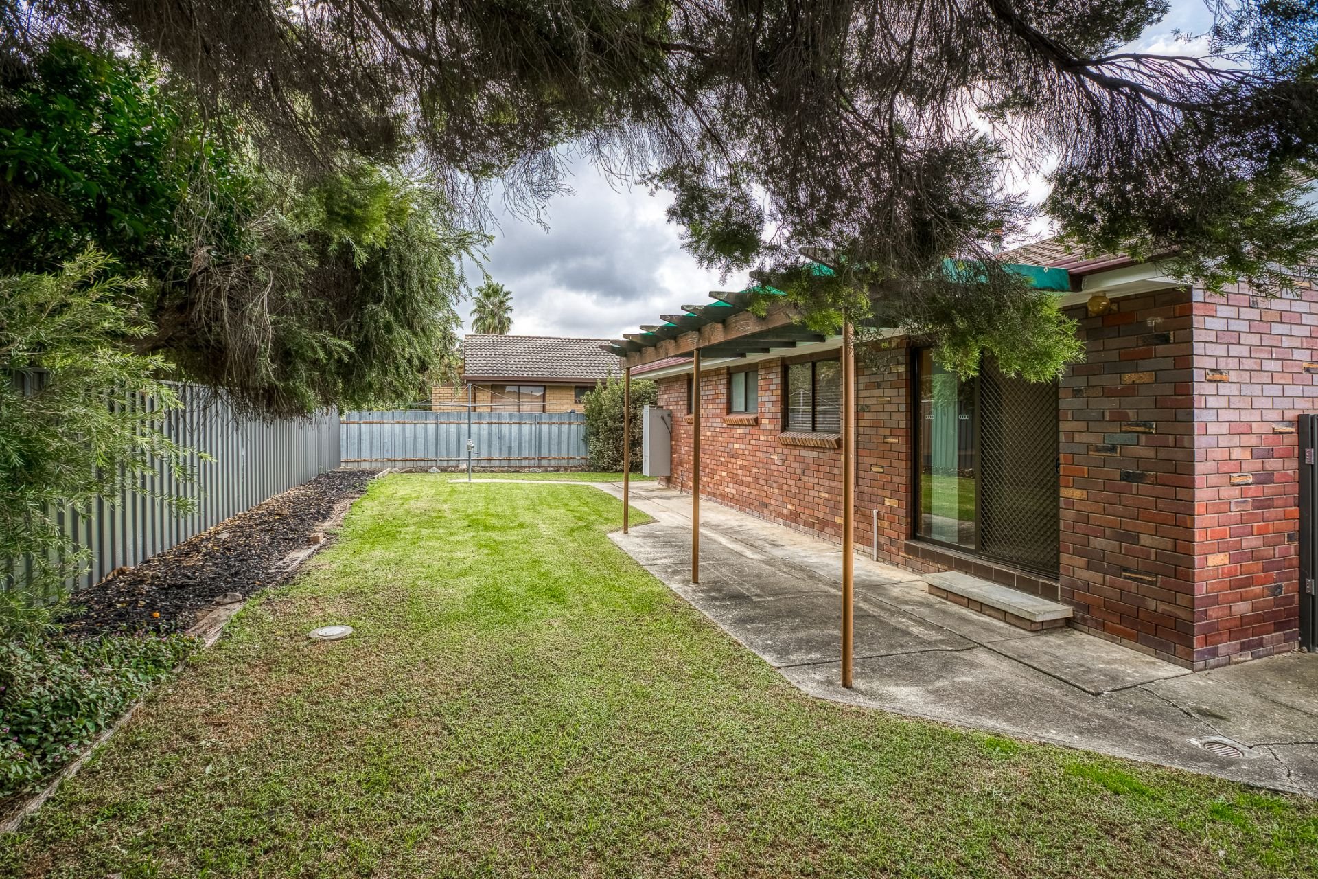 2/469 Ainslie Avenue, Lavington Rudy Yonson Real Estate