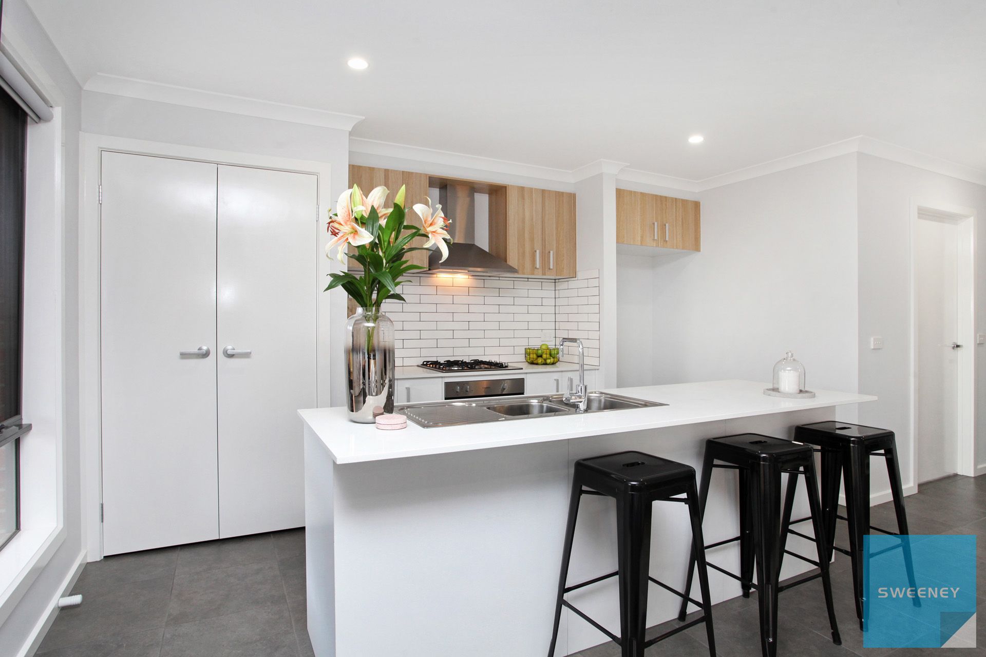 10 Caleb Way, Fraser Rise - Thumbnail 4