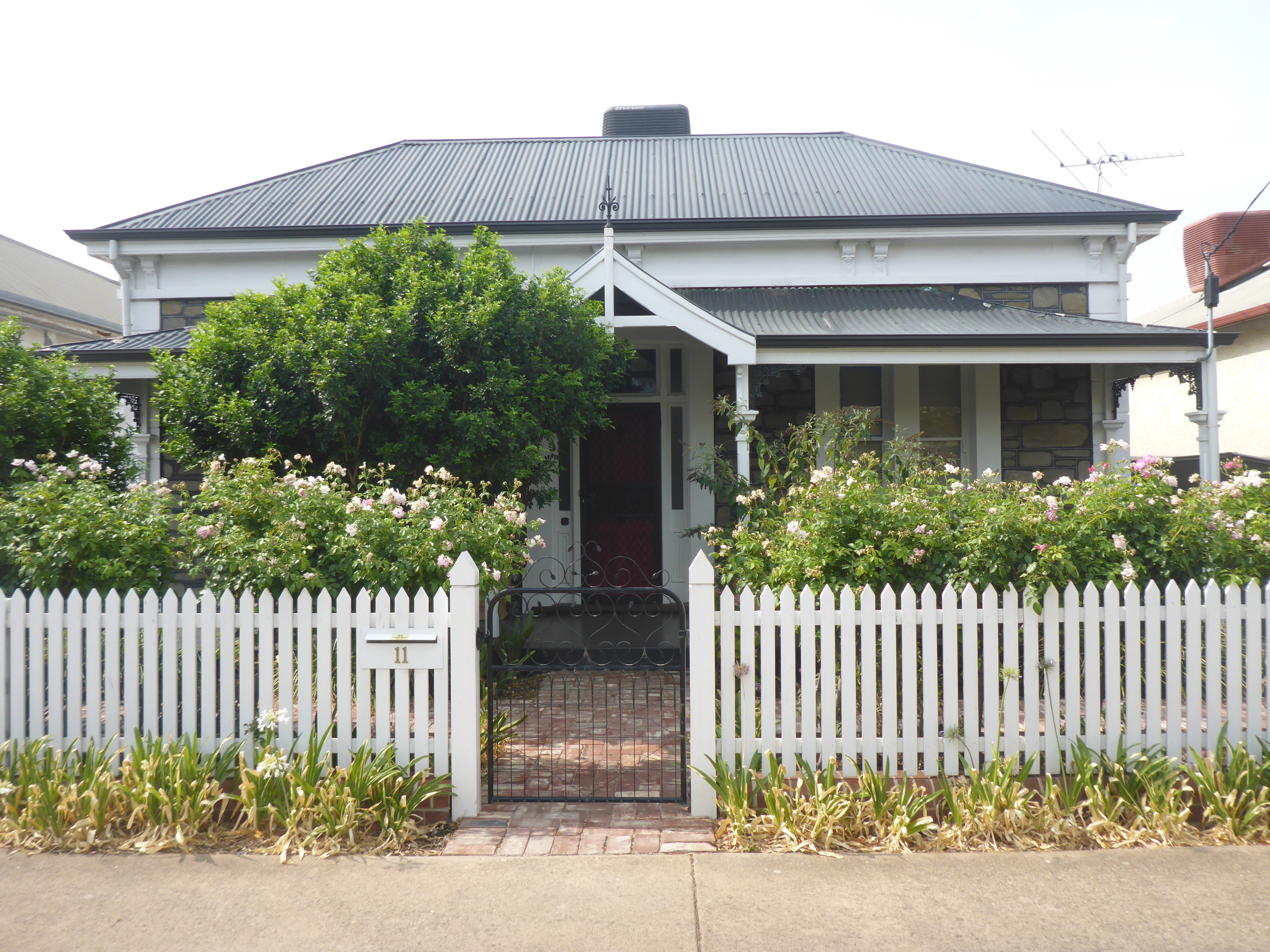 11  Harris Street Exeter 5019