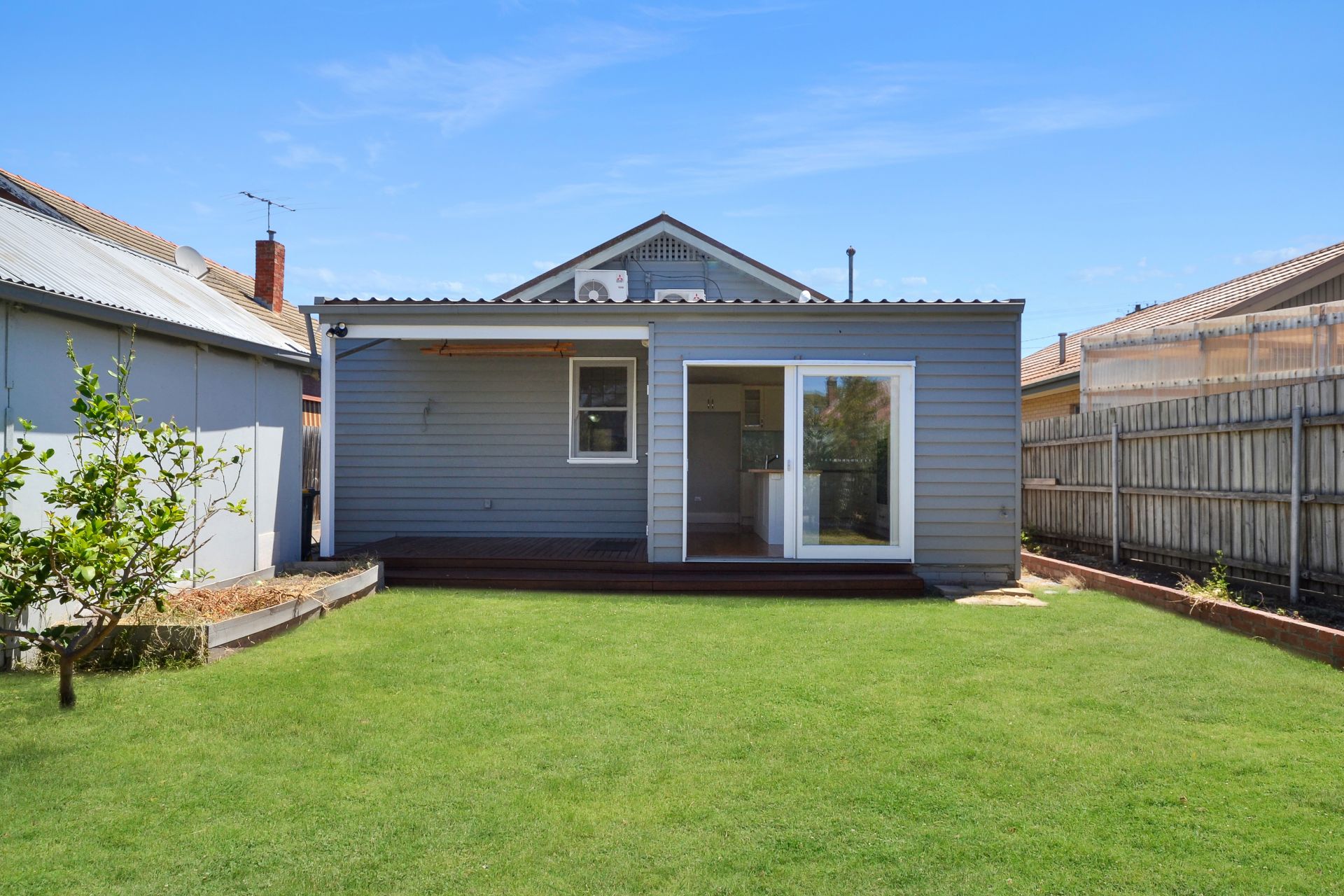 CONTEMPORARY DELIGHT IN COBURG