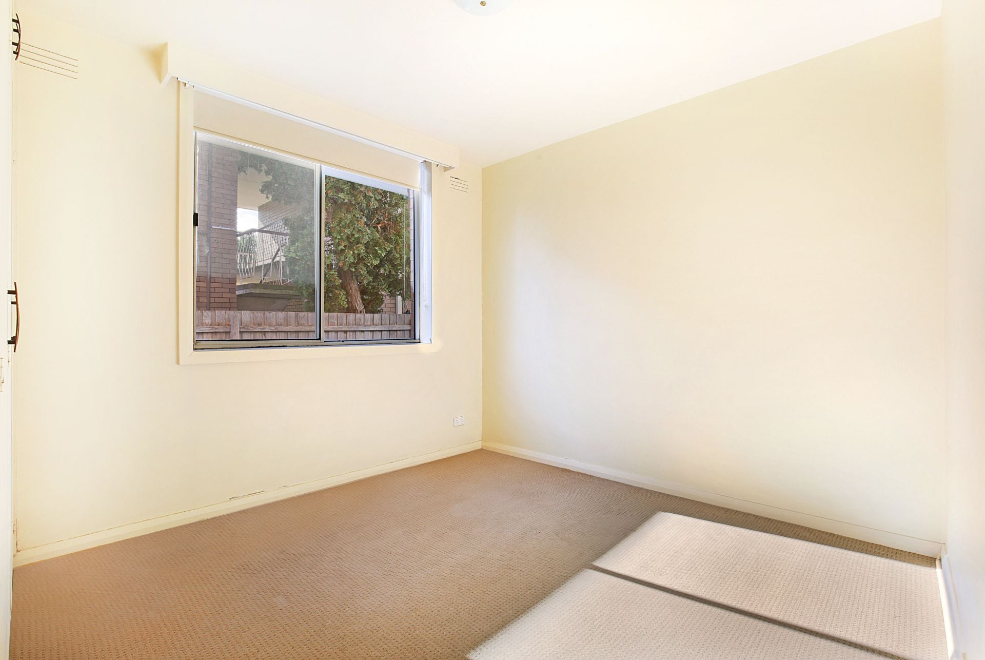 Spacious Two Bedroom Apartment In Idyllic Location!
