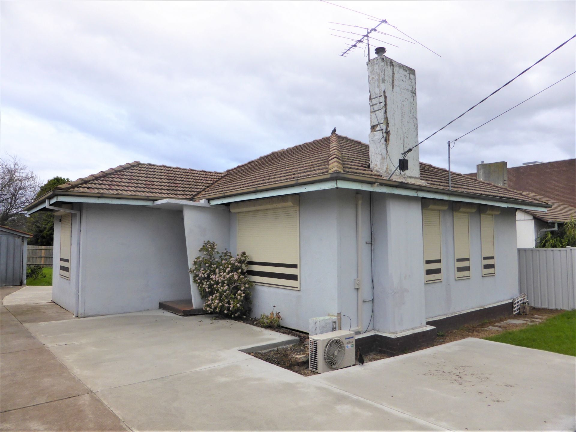 Refurbished House With A Huge Yard