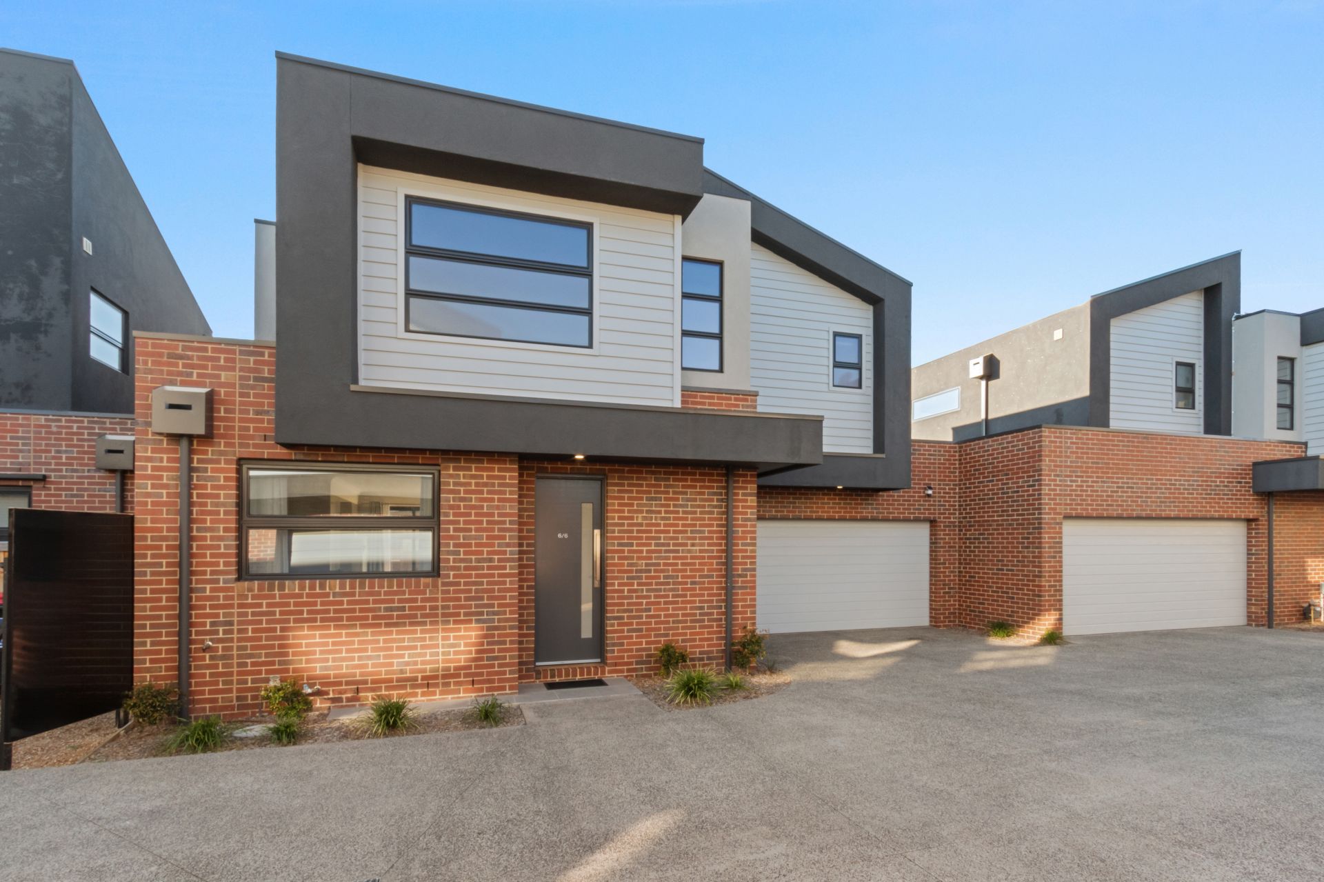 MODERN FAMILY HOME IN THE HEART OF EPPING