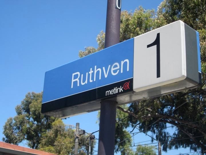 CENTRAL LOCATION, AFFORDABLE & MAINTENANCE FREE LIVING !