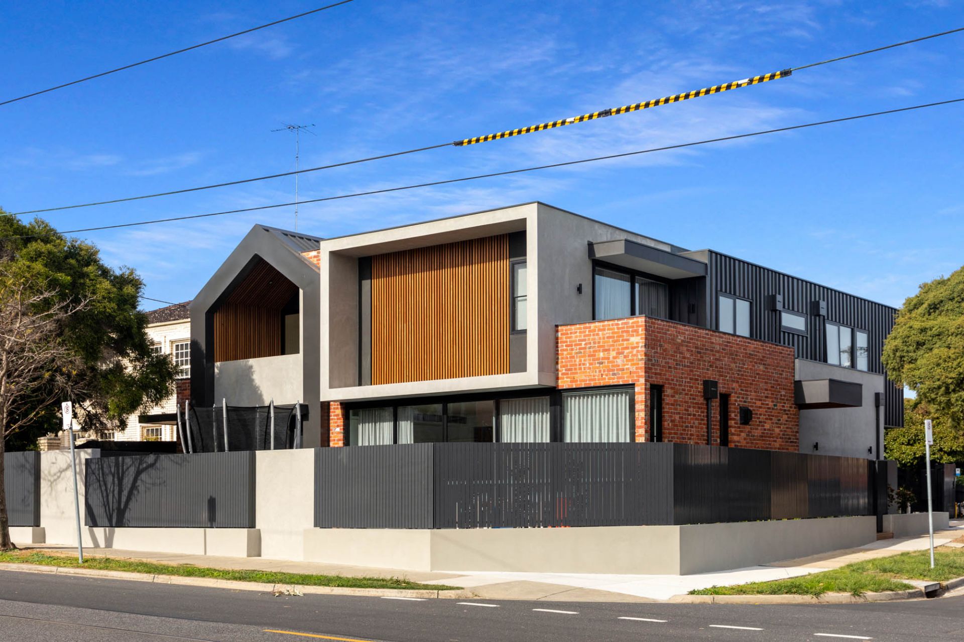 3/2a Kilwinning Court, St Kilda East - Thumbnail 2