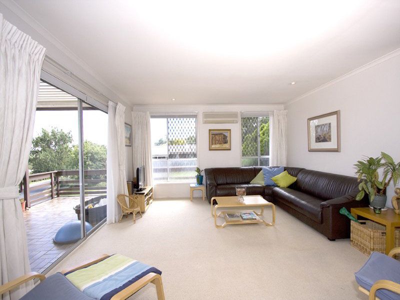 14 Martens Crescent, Weston - Thumbnail 6