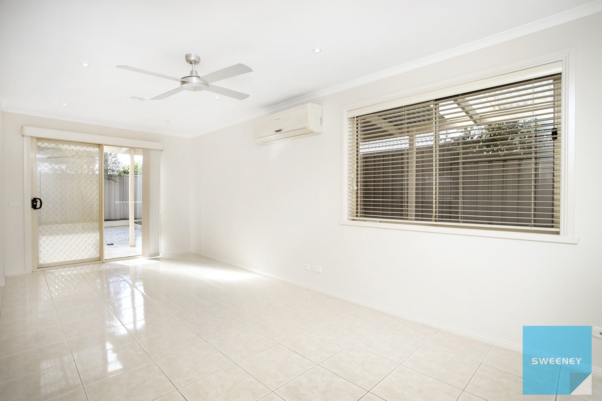 4 Glen Drouitt Drive, Caroline Springs - Thumbnail 7