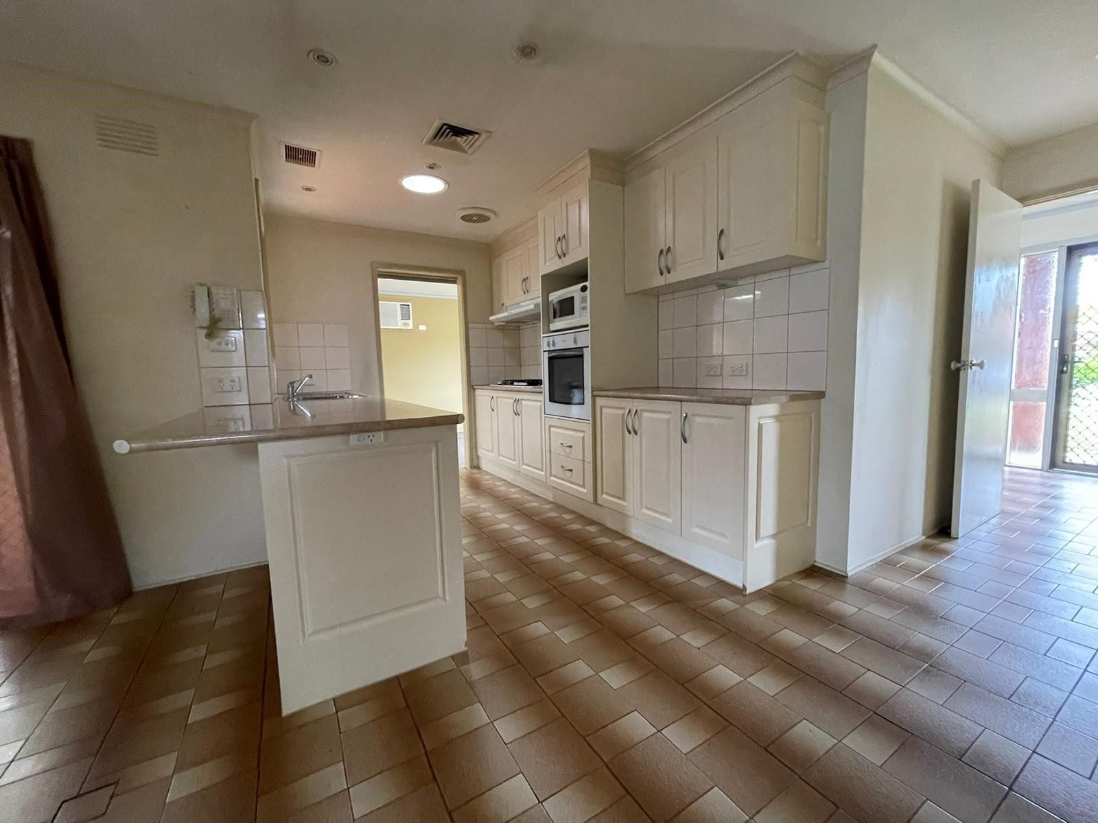 FOUR BEDROOM FAMILY HOME!