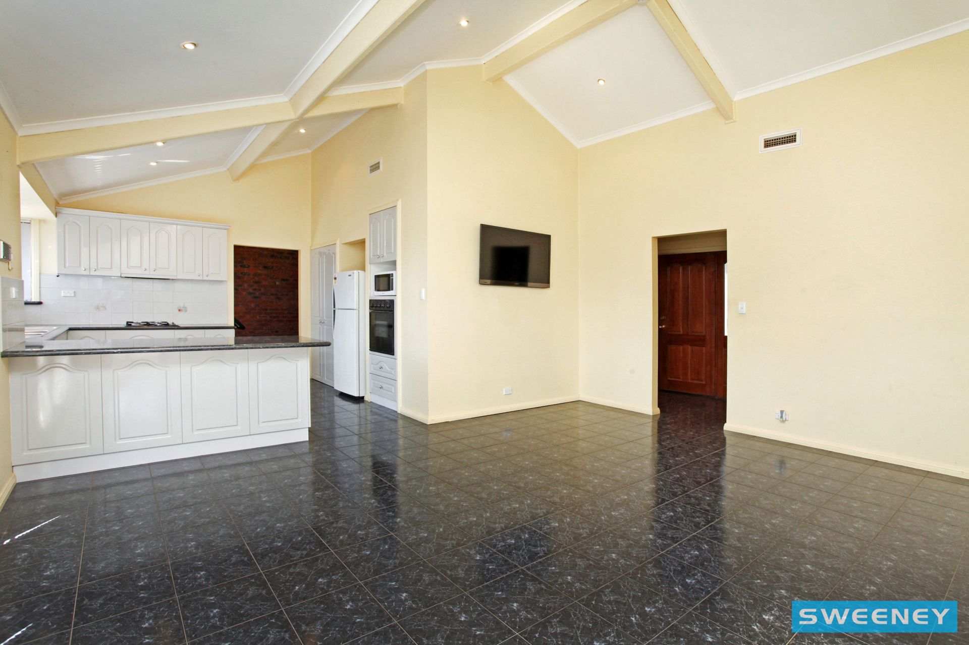 6 Bayliss Road, Deer Park - Thumbnail 4