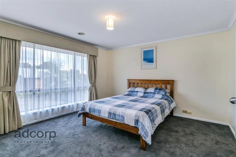 2 Reta Court Golden Grove SA, Golden Grove - Thumbnail 3