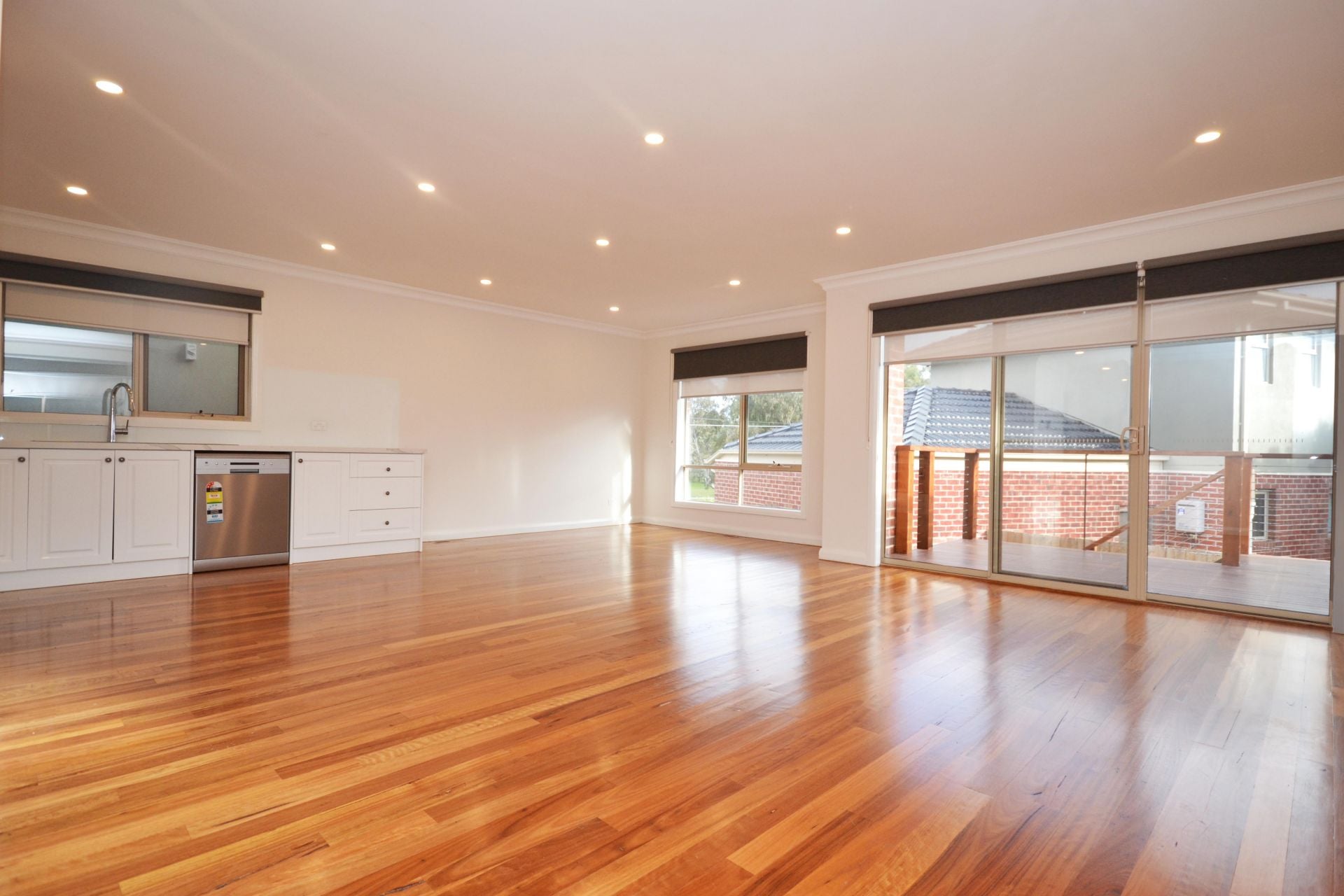 CONTEMPORARY DELIGHT – THE EPITOME OF ELEGANCE WITH PARKLAND VIEWS