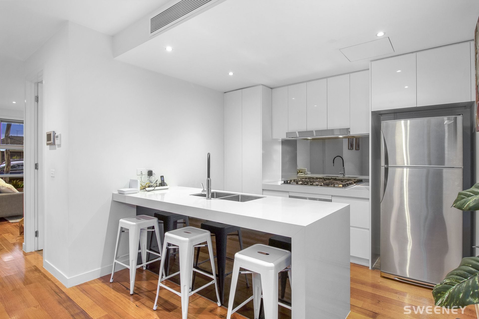 15A Mcarthurs Road, Altona North - Thumbnail 2