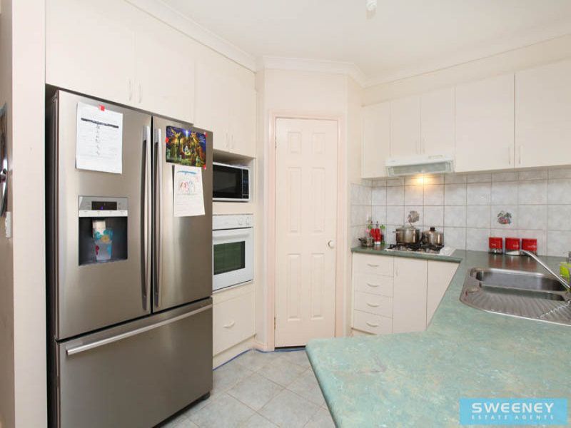 2 Abbington Crescent, Caroline Springs - Thumbnail 8