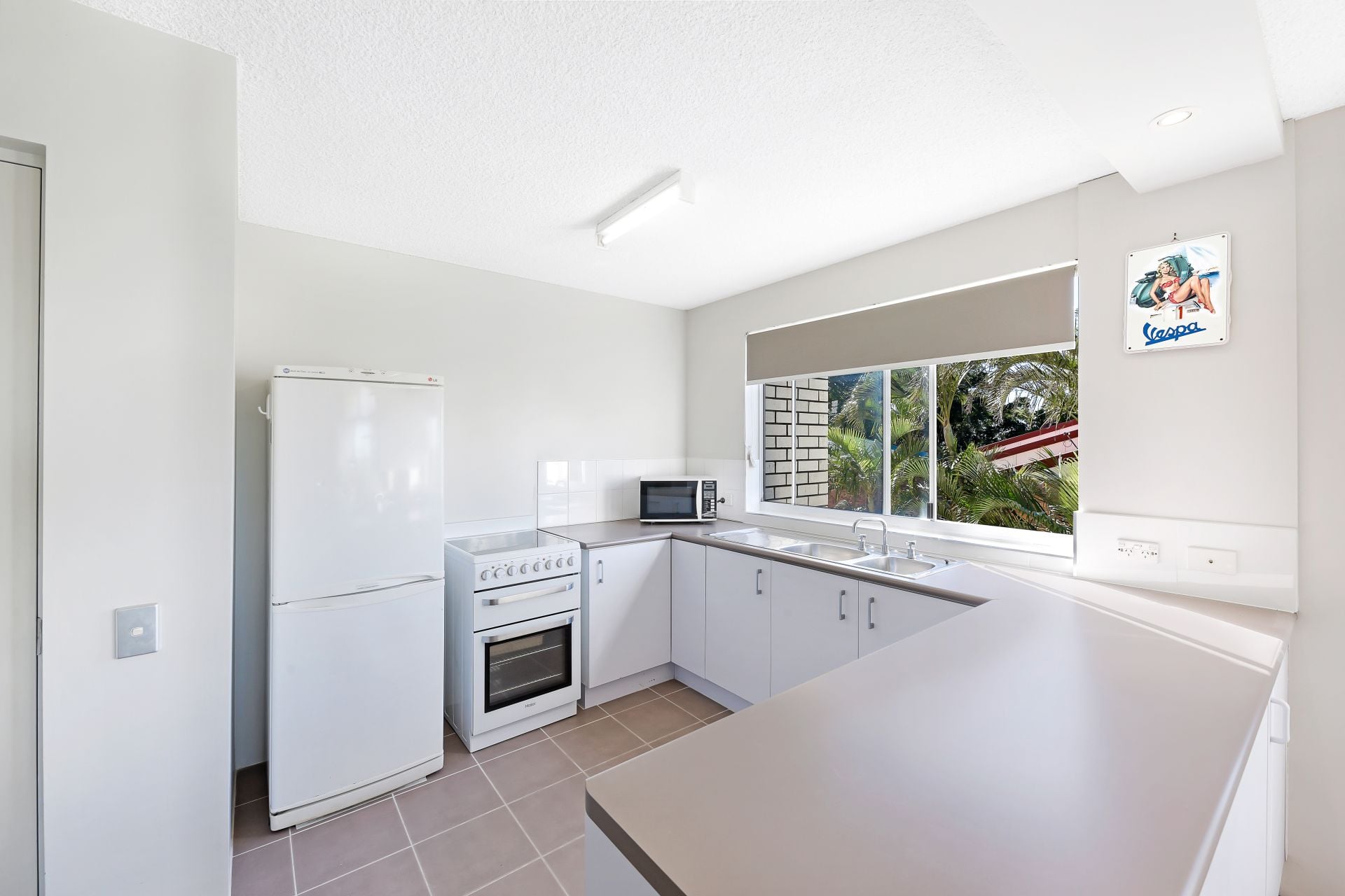 4/7 Queen Street Kings Beach QLD, Kings Beach - Thumbnail 5