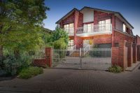 3 Landau Place Avondale Heights VIC, Avondale Heights - Image 1