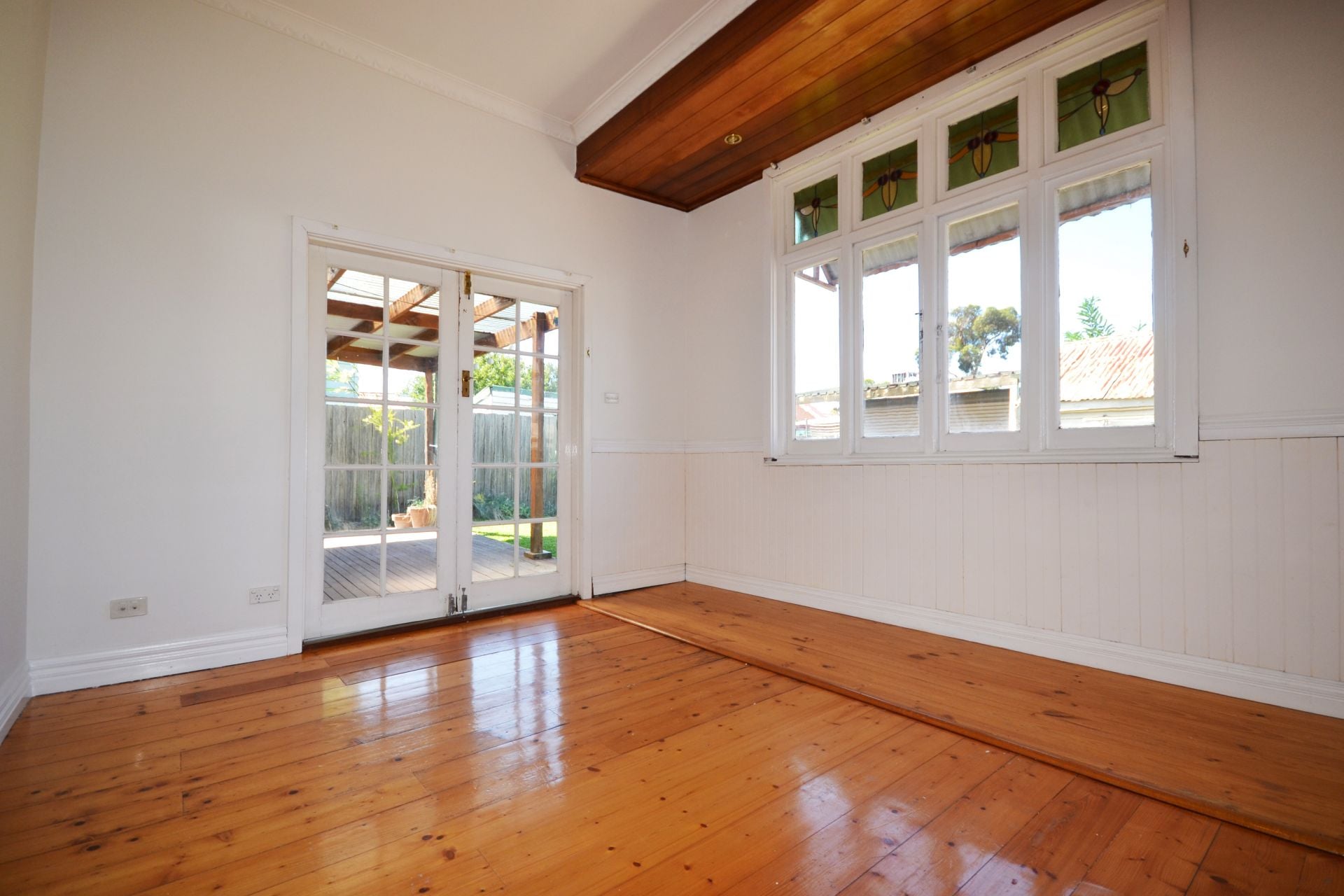 ELEGANT BEAUTY MATCHED WITH A FIRST CLASS LOCATION