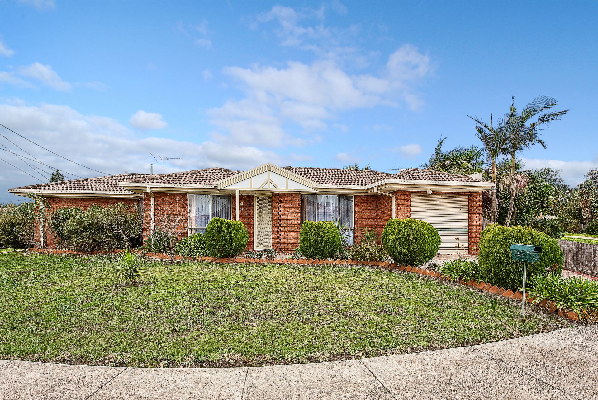 38 Grand Parade Epping, Epping - Thumbnail 3