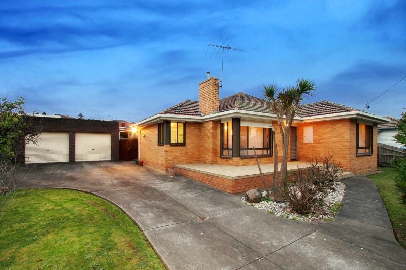 62 Rathcown Road, Reservoir