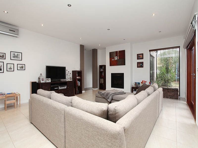 7 Colac Place, Caroline Springs - Thumbnail 5