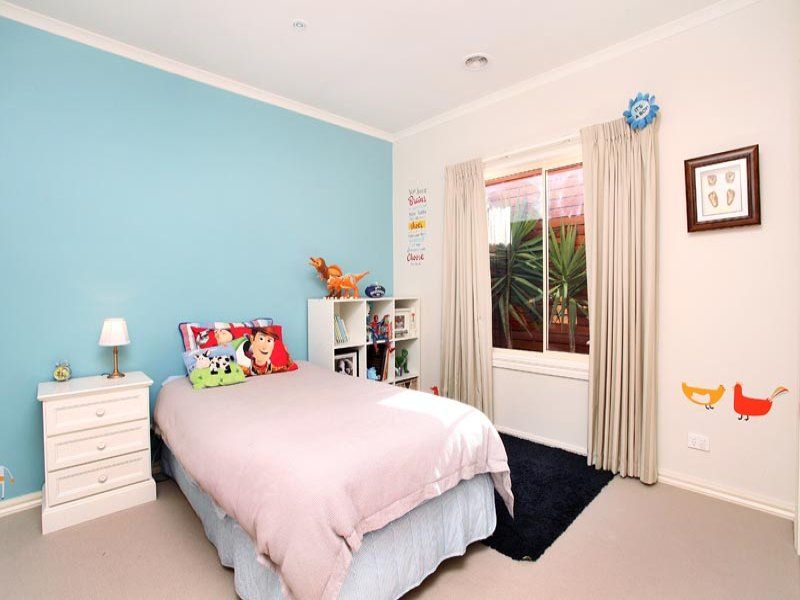 9 Dunstall Gardens, Caroline Springs - Thumbnail 8