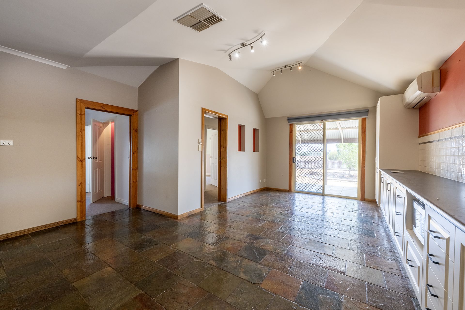 425 Taylors Road Bungalally VIC, Bungalally - Thumbnail 4