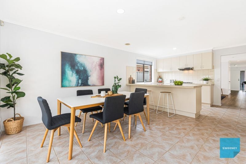 15 Naracoorte Drive, Caroline Springs - Thumbnail 5