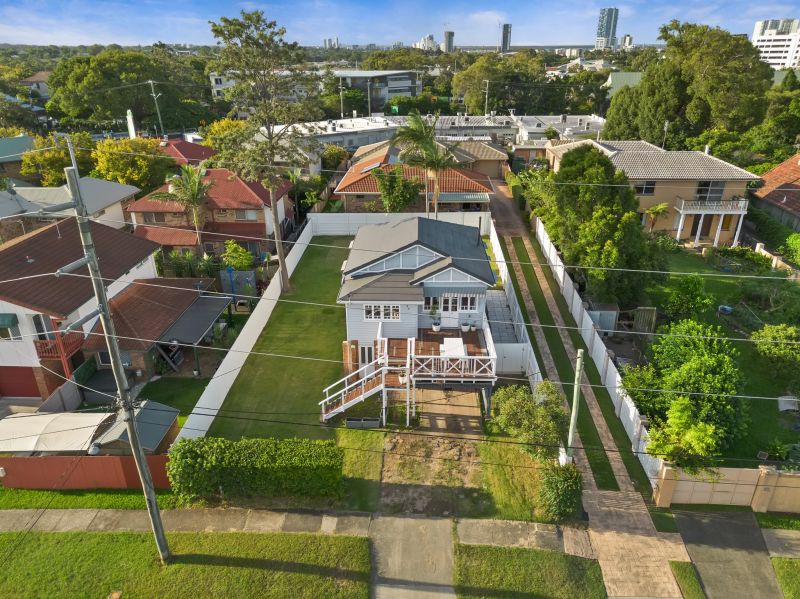 Real Estate For Sale Southport , QLD