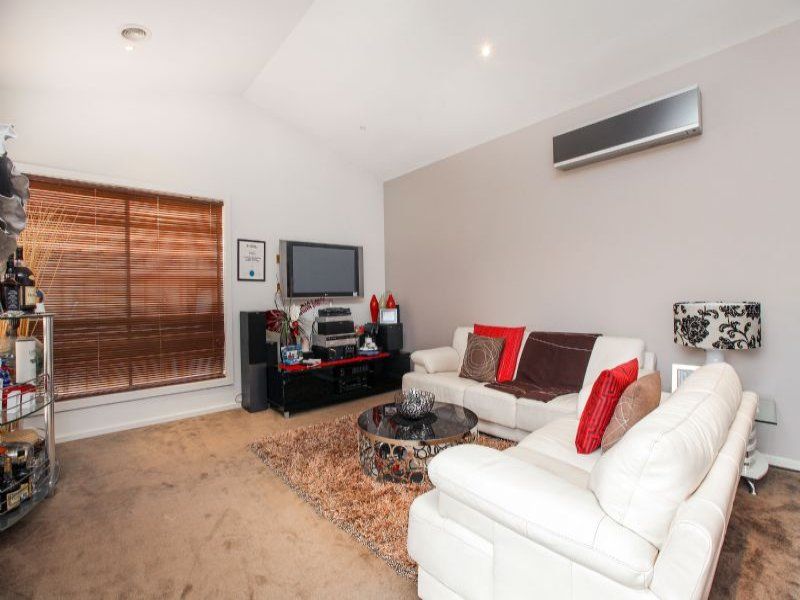 53 Callista Circuit, Taylors Hill - Thumbnail 4
