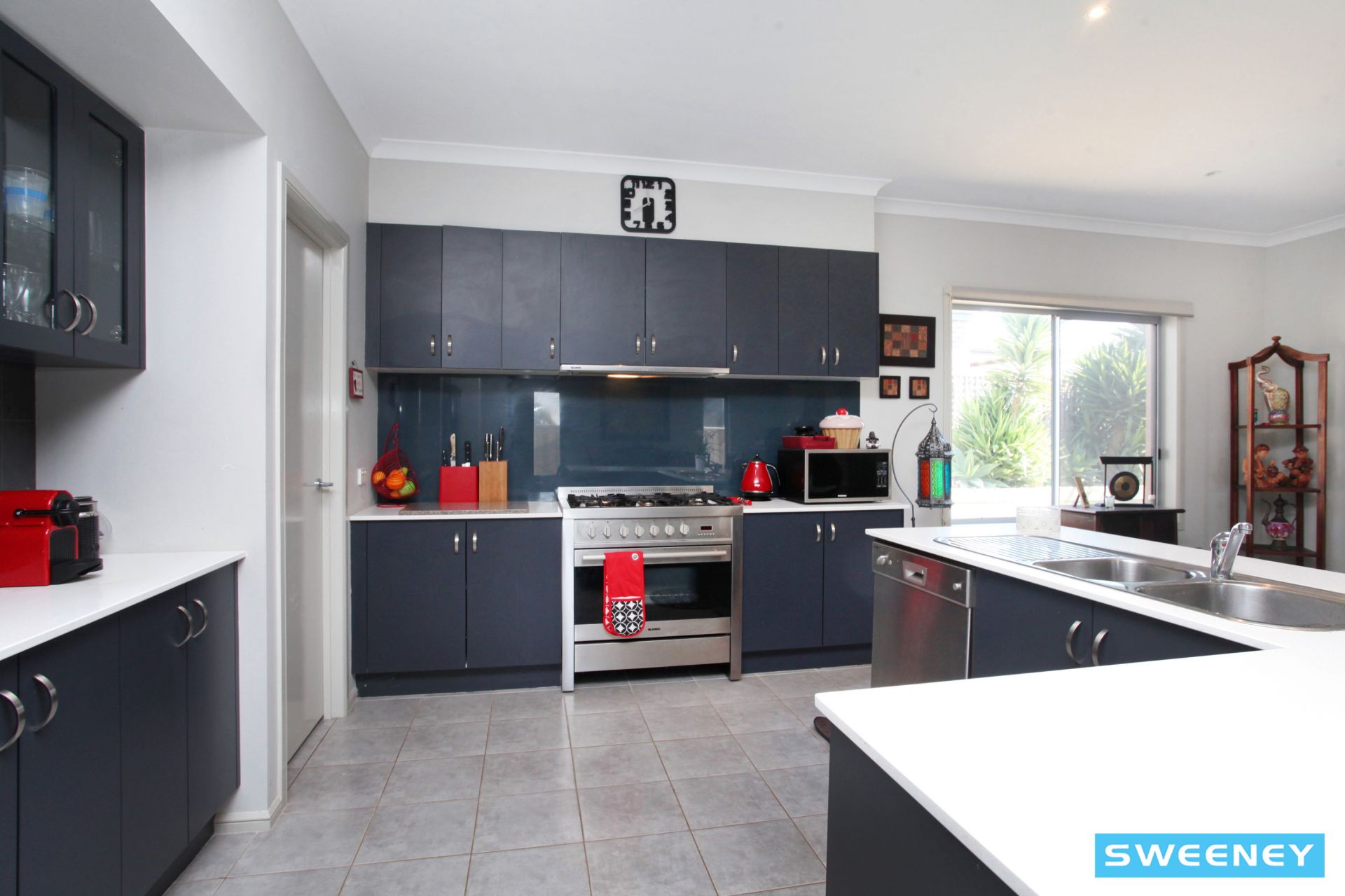 33 Viewbank Walk, Caroline Springs - Thumbnail 5