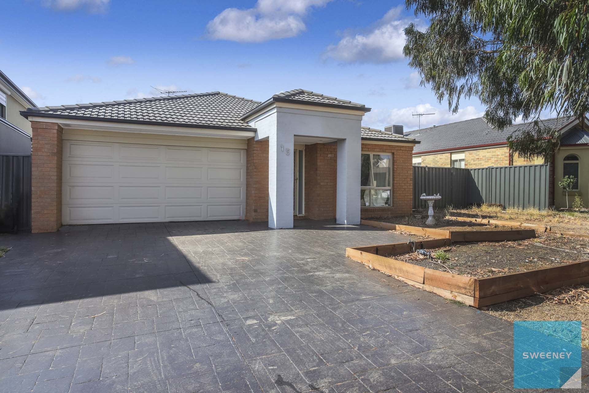 15 Pro Hart Way, Caroline Springs - Thumbnail 2