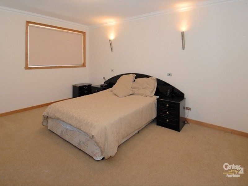 7 Parkside Crescent, Seaholme - Thumbnail 7