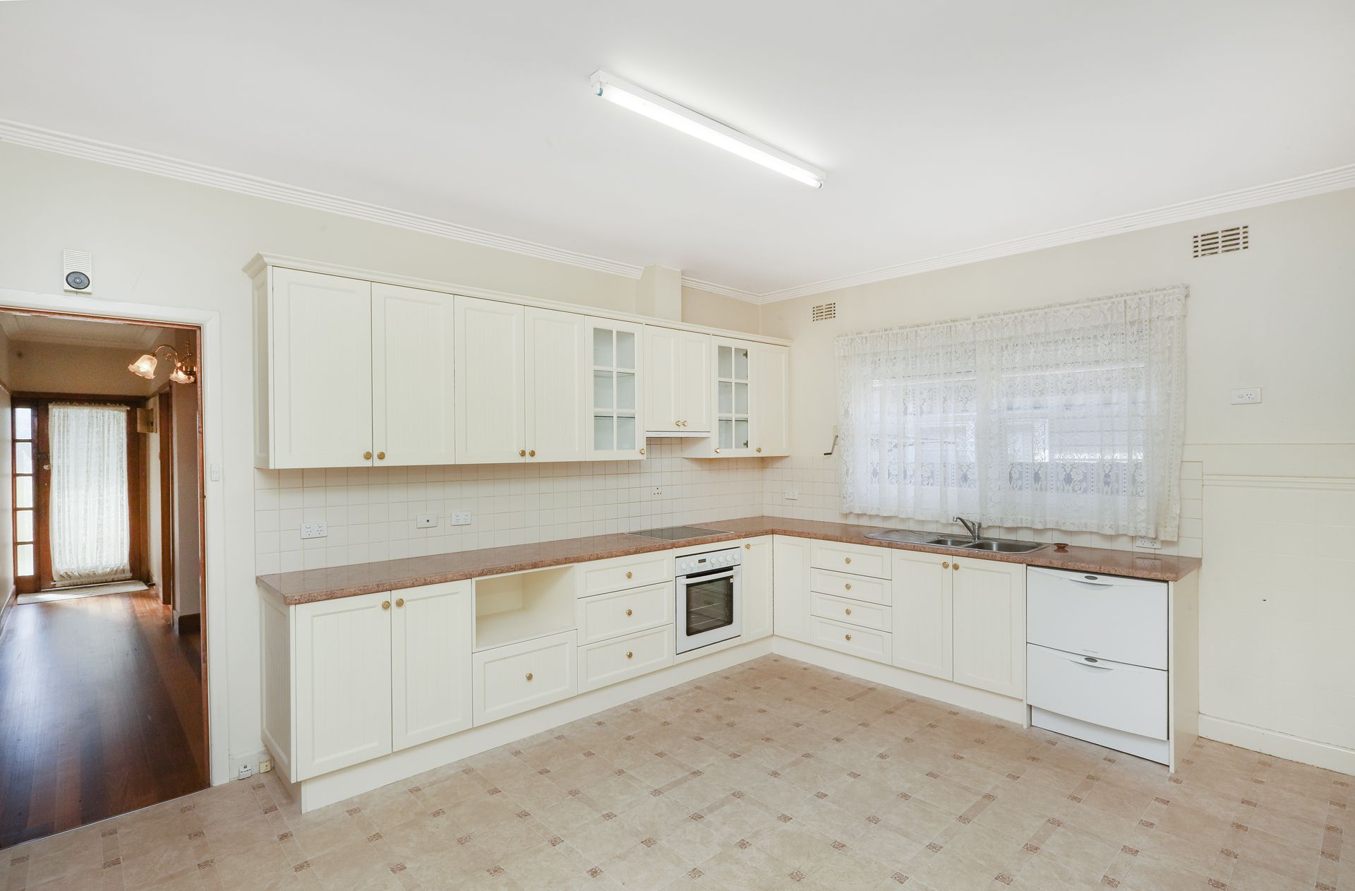 30 Bromyard Street Yarraville VIC, Yarraville - Thumbnail 4