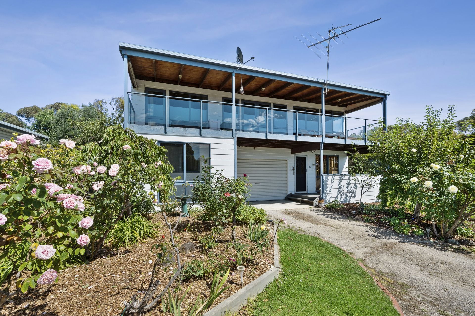 15 Great Ocean Road, Aireys Inlet - Thumbnail 2