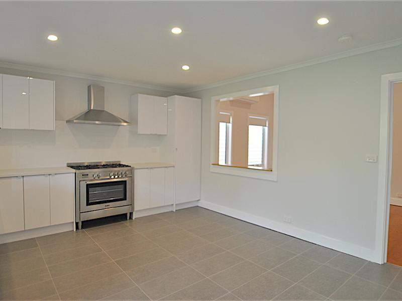 8 Osborne Street, Brunswick - Thumbnail 4