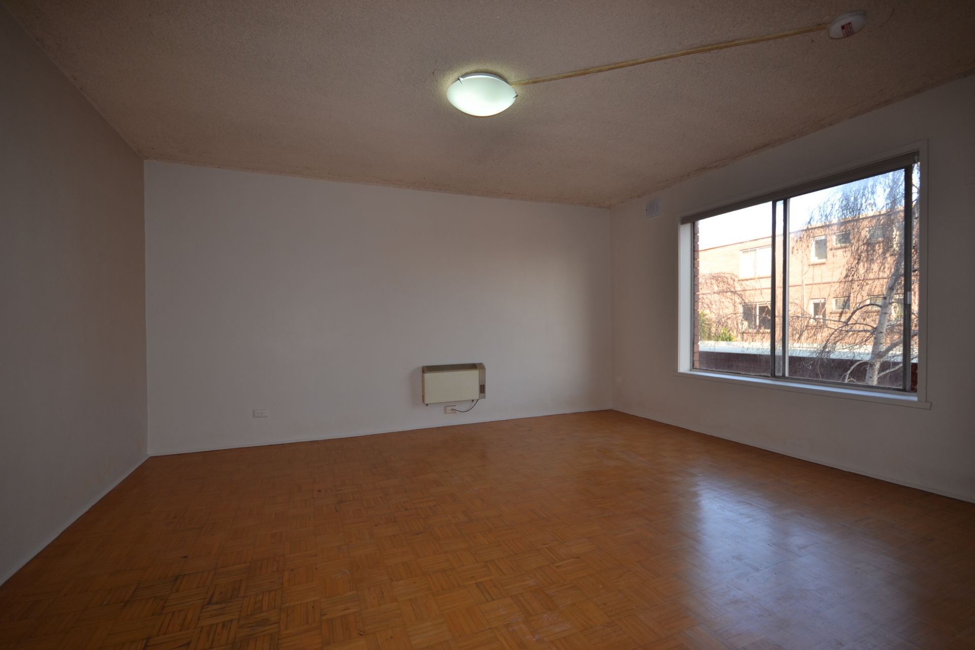 STUDIO APARTMENT READY FOR YOU TO MOVE INTO