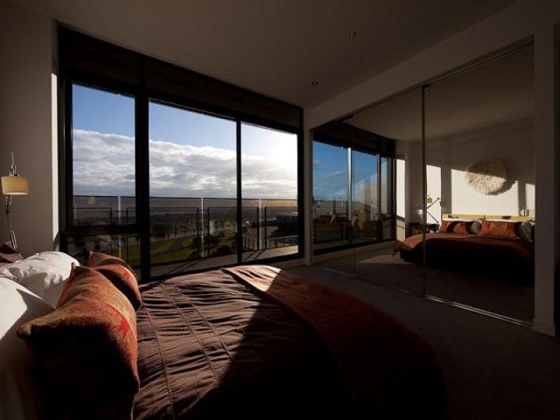 Level 16,/572 St Kilda Road, / - Thumbnail 2