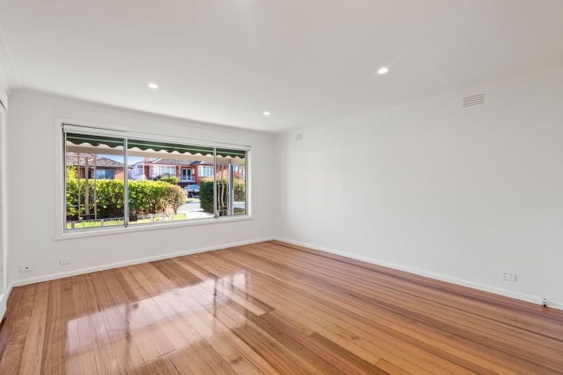16 Winslow Avenue, Lalor