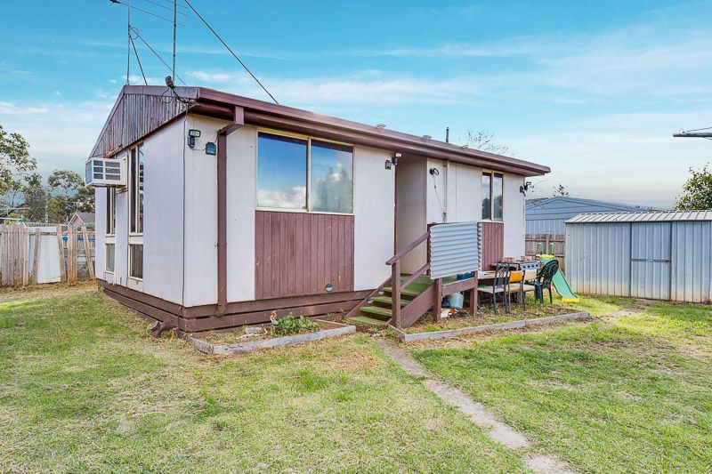 38 Jonathan Drive, Bacchus Marsh - Thumbnail 2