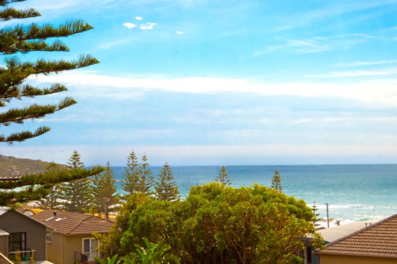 Coastal Sanctuary - Rare Curl Curl 3 bedroom Apartment