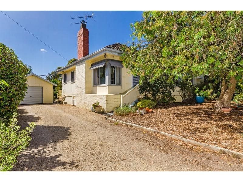 20 Henley Street BARWON HEADS VIC, Barwon Heads - Thumbnail 2
