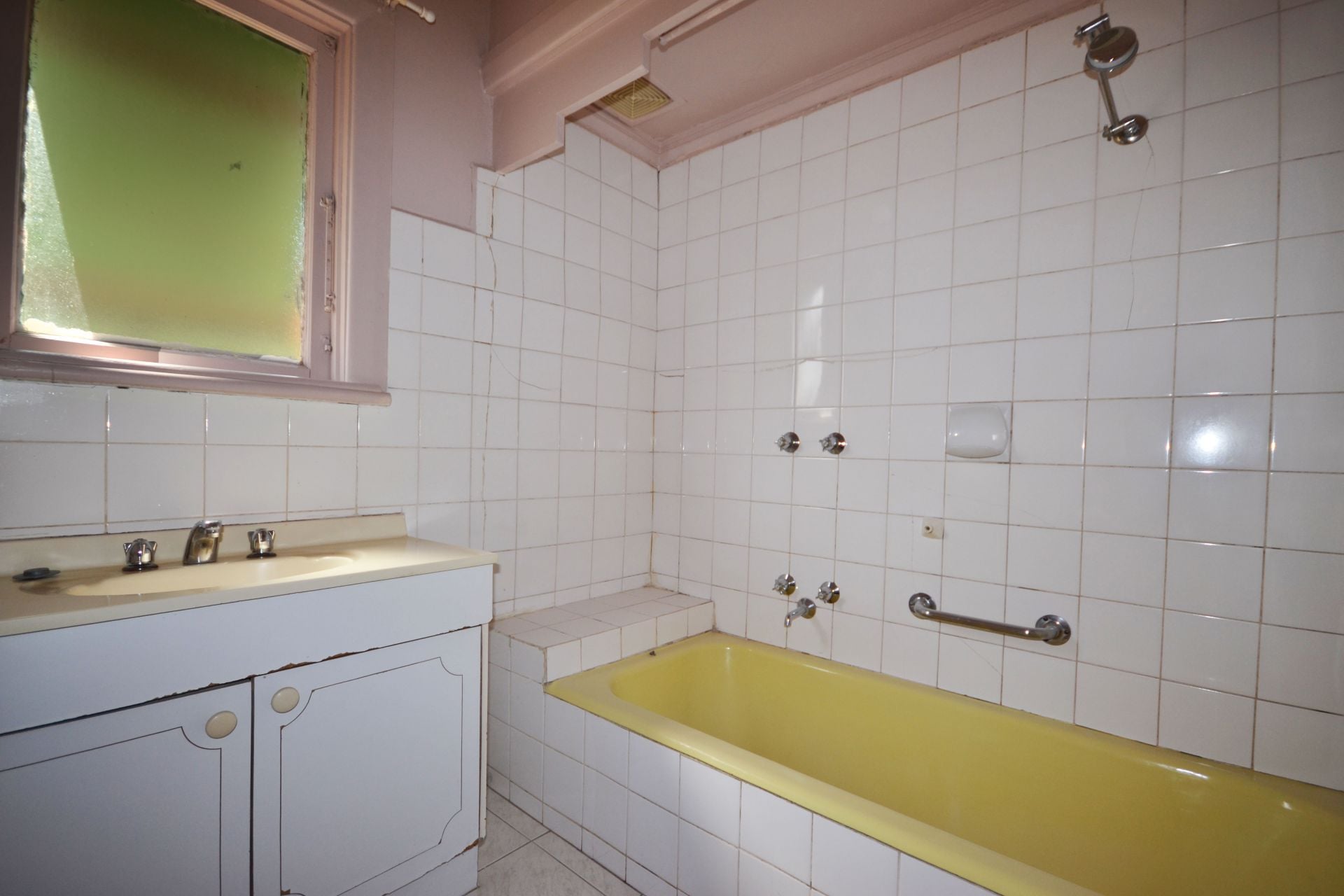 A PLACE TO CALL HOME AND READY FOR YOU TO MOVE INTO NOW!