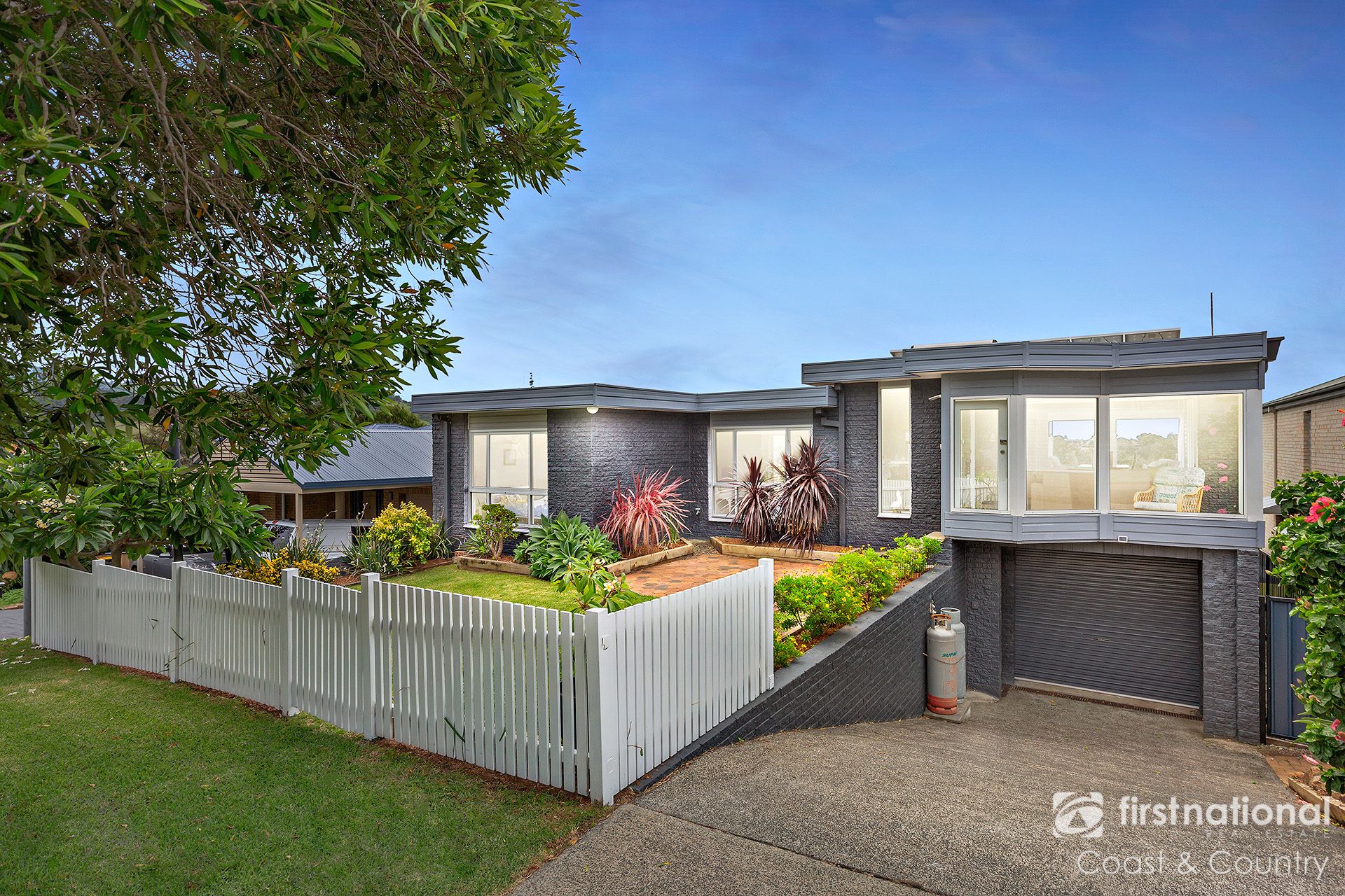71 Attunga Avenue, Kiama Heights First National Coast & Country Real