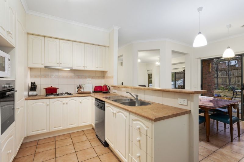 1 Pinoak Close, Burwood - Thumbnail 6