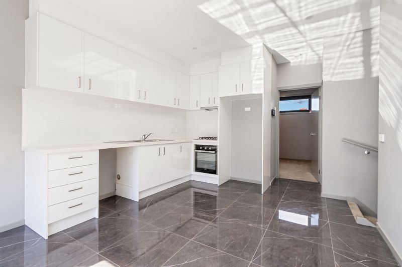 2/1070 Sydney Road, Fawkner
