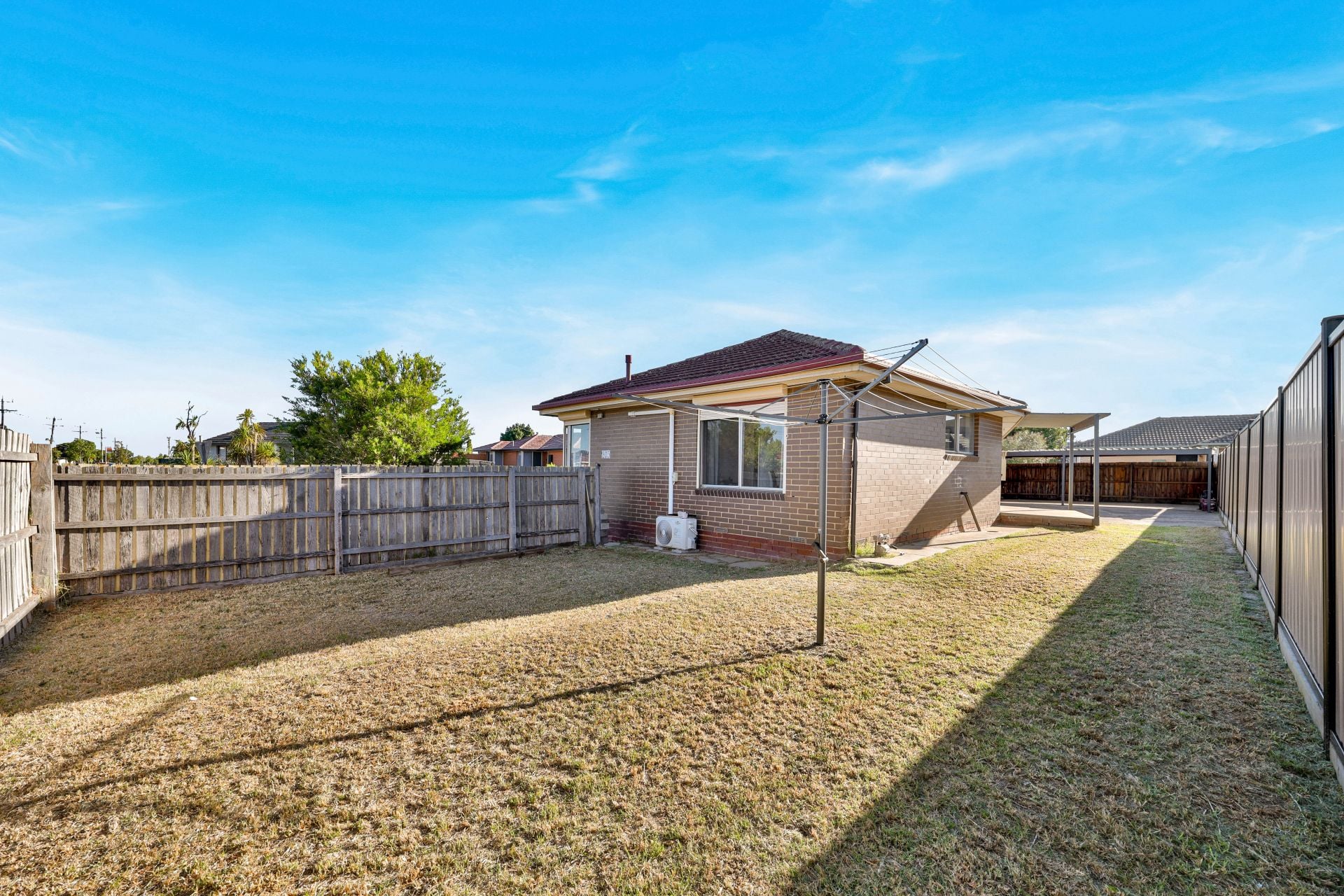 Stylish Abode, Sought After Surrounds